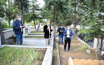 Başkan Çiftçi şehitliği ziyaret etti