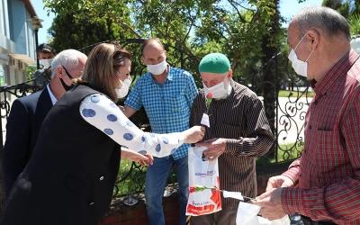 Başkan Hürriyet 65 yaş üstü vatandaşlarla bayramlaştı