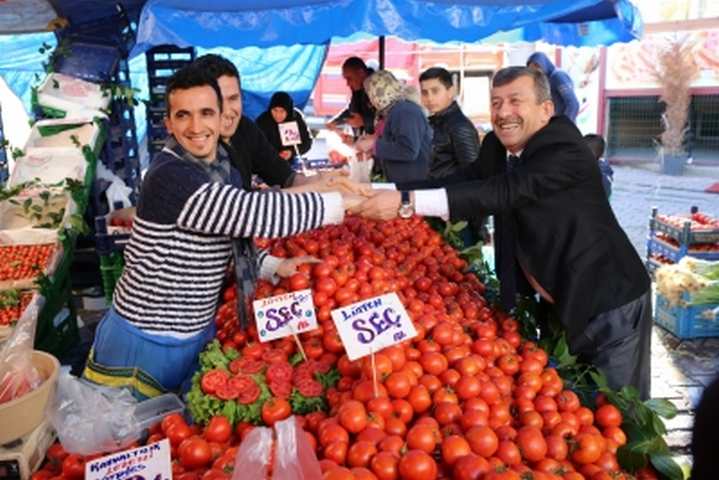 BAŞKAN KARABACAK'TAN PAZAR ZİYARETİ