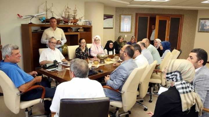 Başkan Karaosmanoğlu, “Fen laboratuvarı eksikliğini bitireceğiz”