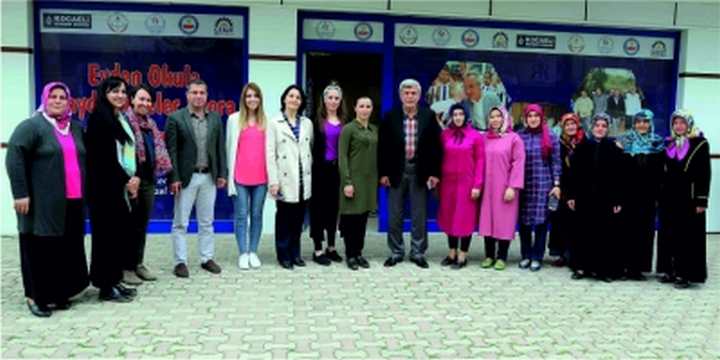 Başkan Karaosmanoğlu, ‘’Kadınlarımız mutlu ve yaşam sevinciyle dolu’’