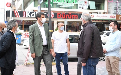 BAŞKAN KOCAMAN ESNAFIN YANINDA