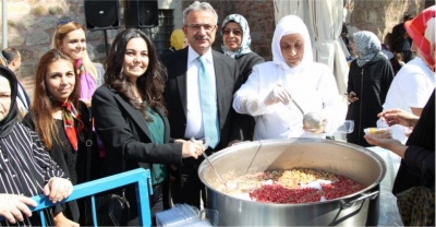 Başkan Köşker’den Gebzelilere Aşure İkramı