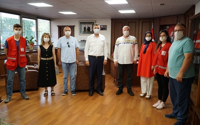 BAŞKAN SEZER KURBAN BAĞIŞLADI