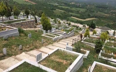 Bayram öncesi mezarlıklara bakım yapıldı