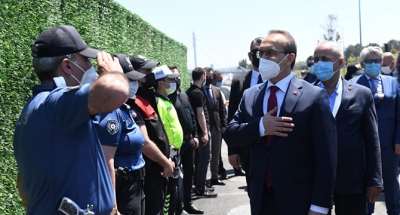 Bayramı’na Çalışarak Giren Kamu Görevlilerini Ziyaret Etti