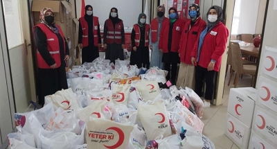 Bayramlıklar Darıca Kızılay’dan! 