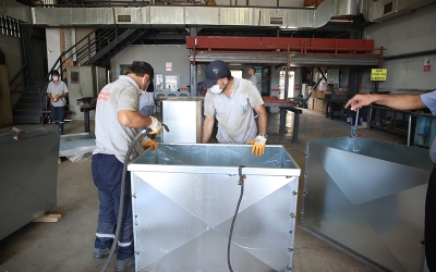 Belediye kendi çöp konteynırını üretiyor