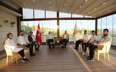 Bıyık: ‘Gençler bizim geleceğimiz’