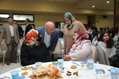 Bıyık: ‘Şehit ve gazilerimize minnettarız’