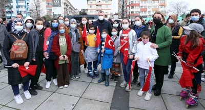 Biz çocuklarımıza ve gençlerimize aşığız