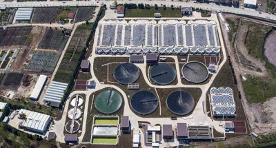 Bu güneş santralleri 3 bin 405 evin günlük elektriğini sağlıyor