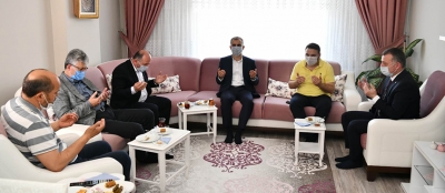 Büyükakın Çayırova'da ziyaretler gerçekleştirdi