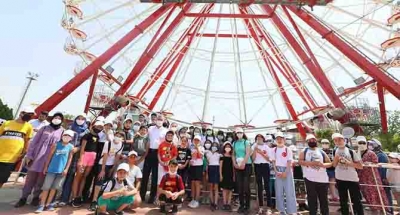 Büyükakın çocuklarla doyasıya eğlendi