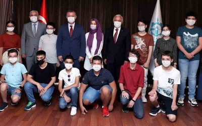 Büyükakın, öğrencileri ödüllendirdi