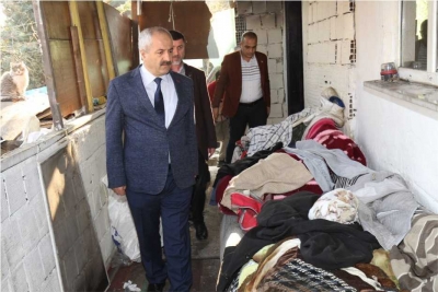  Büyükgöz Evi Yanan Vatandaşın Yanında