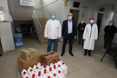 Büyükgöz’den; Sağlıkçılara Malzeme Desteği