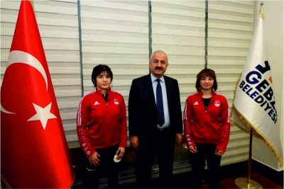  BÜYÜKGÖZ'DEN ŞAMPİYON SPORCULARA ÖDÜL