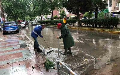 Büyükşehir ekipleri 460 kişiyle sahada