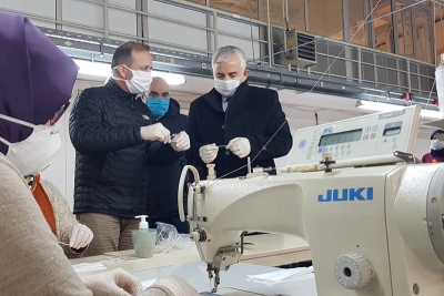 Büyükşehir günlük 17 bin tane maske ve 200 tane tulum üretiyor