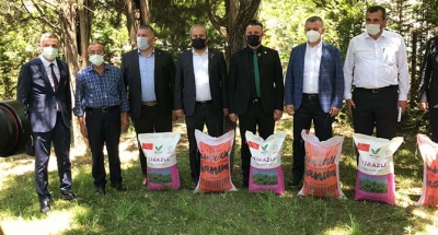 Büyükşehir’den, doludan tarlaları zarar gören çiftçilere destek