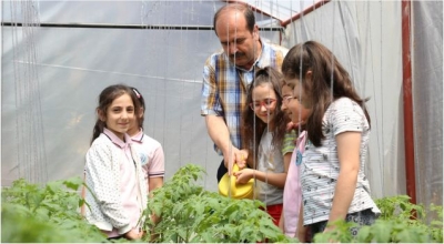 Büyükşehir’den okullara ‘’Üretken mutlu çocuklar bahçesi’’