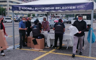 Büyükşehir’den ücretsiz maske ve seccade