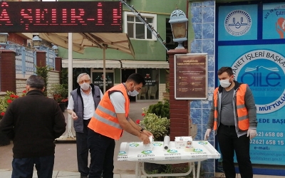 Çayırova belediyesi camilere seccade dağıttı