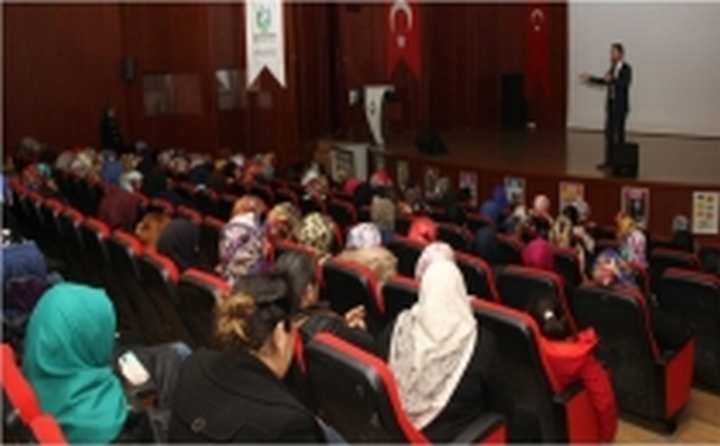 Çayırova Belediyesi’nden Helal Gıda Semineri