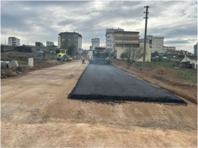 Çayırova Millet Bahçesi’nin çevre yolları asfaltlanıyor