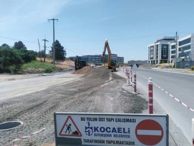 Çayırova Özgürlük Caddesi şekilleniyor