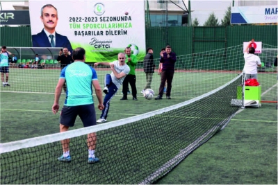 Çayırova’da ayak tenisi rüzgârı