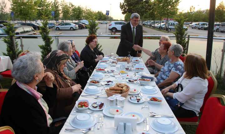 HUZUR DOLU BİR İFTAR