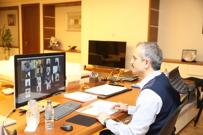 Çiftçi, meclis üyeleriyle video konferansla görüştü