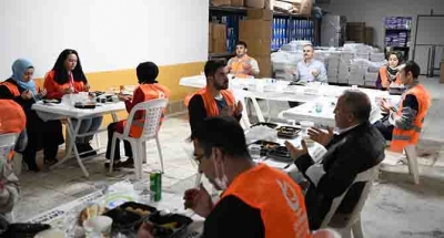 Çiftçi, Vefa ekibi ile iftarda buluştu