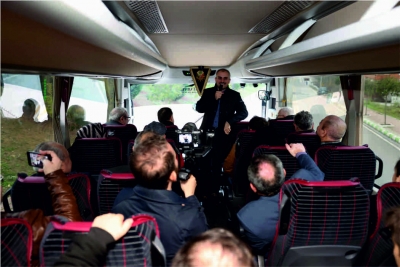 Çiftçi'den gazetecilerle proje gezisi