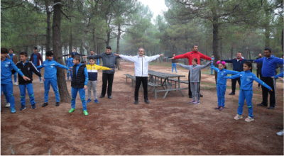 Çiftçi’den sporcularla sabah yürüyüşü 