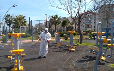 Çocuk ve gençler için parklar dezenfekte edilecek