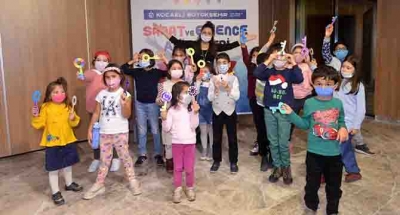 Çocuklar gönüllerince eğlenmeye devam ediyor