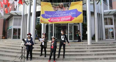 Çocuklara haklarını duyurdu