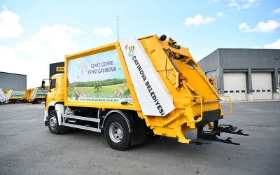 Çöp kamyonları boyandı