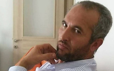 ÇÖP KAMYONUNA SIKIŞARAK ÖLDÜ