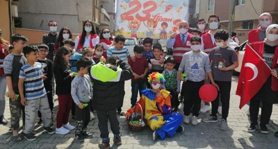 Darıca Kızılay, 23 Nisan’da Çocukları Unutmadı