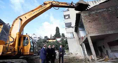 Darıca’da ilk kepçeyi Büyükakın vurdu