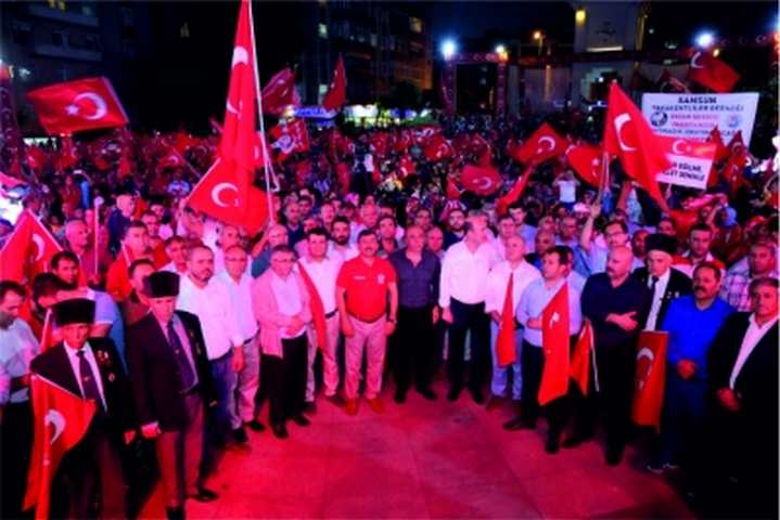 DARICA’DA ON BİNLER DEMOKRASİ NÖBETİNDE BULUŞTU