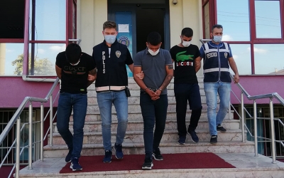Darıca'da operasyon: 1 pompalı ve 3 adet tabanca ile yakalandılar