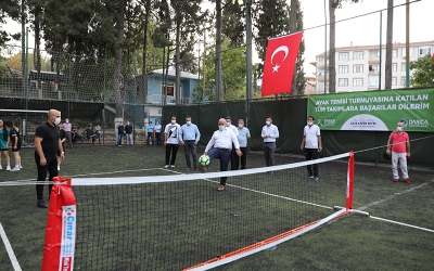 Darıca’da sosyal mesafeli ayak tenisi turnuvası başladı