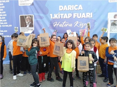 Darıcalı çocuklar Kitap Fuarı’nı çok sevdi