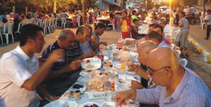 SKM iftar programına tam kadro katıldı!