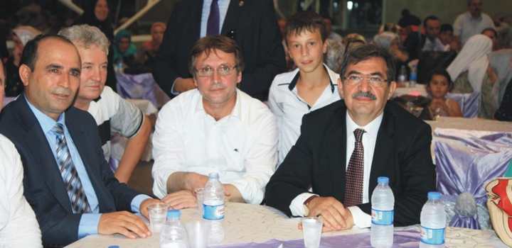 Güllüce İle Düğüne Katıldı
